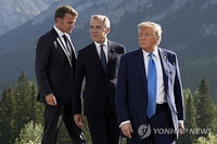 트럼프가 '공개 조롱' 마크롱…일일이 대꾸 않는 프랑스