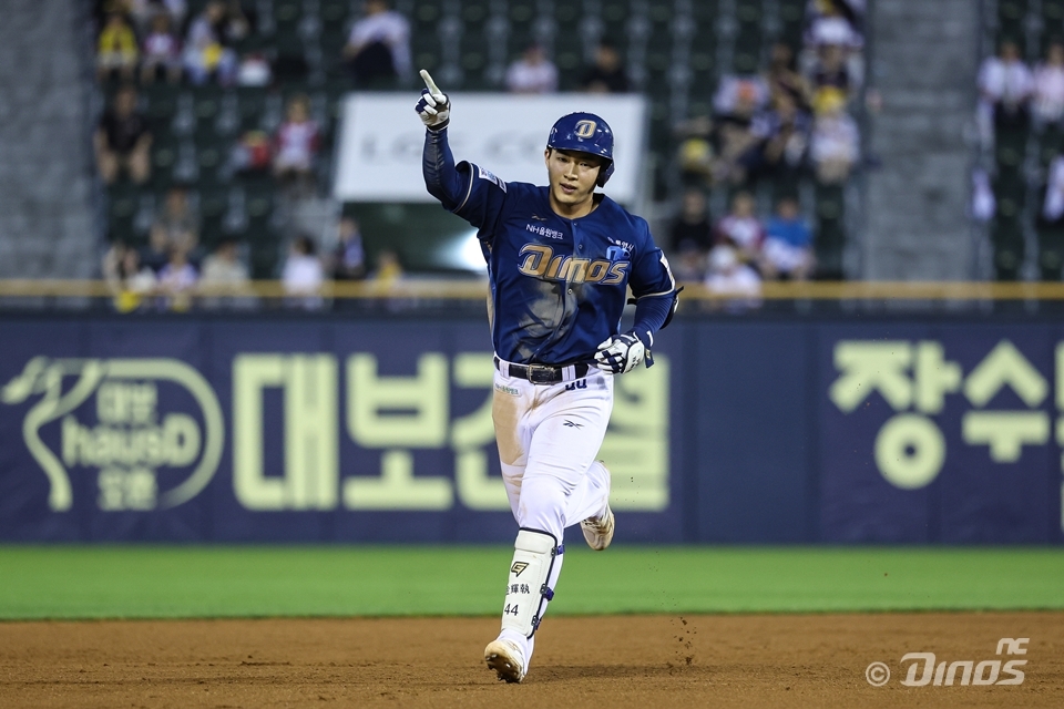 시즌 9호 홈런 NC 김휘집 "타율 2할 됐다고 연락 많이 받았어요"