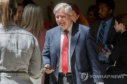 이란 핵 끝장 맞나…美 의회, 정보당국 보고에도 여야 …