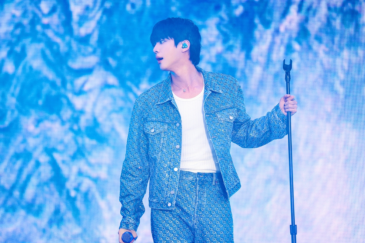 BTS 진, 보름 만에 
