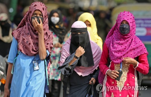 카자흐, 공공장소서 얼굴 가리는 복장 금지…테러 방지 …