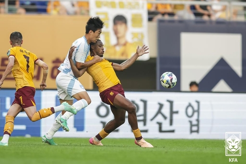 경합하는 광주 가브리엘과 울산 서명관
