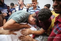 이스라엘 공습에 가자지구 저명 외과의사 사망…"작정하고 노려"