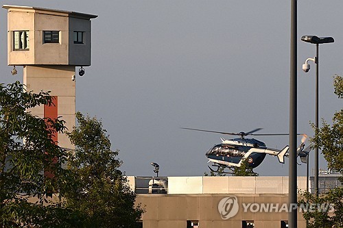 佛, 교도소 과밀에 노인요양원·해외시설 임차까지 고려