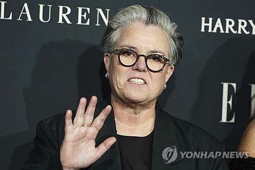 트럼프, '20년 악연' 코미디언 오도널에 시민권 박탈…