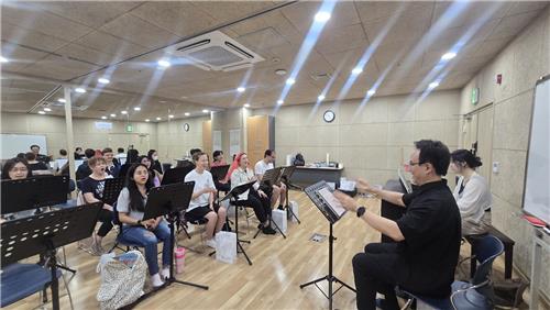 '국적은 달라도 목소리는 하나'…강남구 외국인 합창단 …