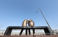  "한국에서 매일 573만 시간의 생명이 스스로 사라진다"