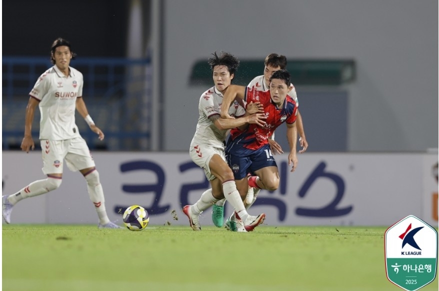 '이동경 1골 1도움' K리그1 김천, 수원FC에 3-2 승리