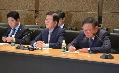 중국 특사단장 박병석 전 국회의장(가운데)