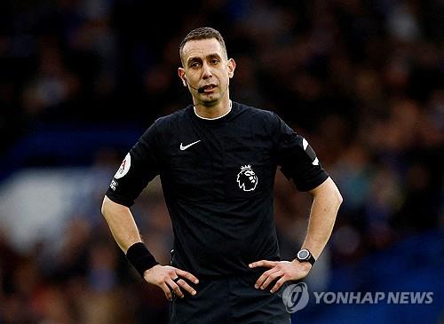 클롭 모욕해 퇴출된 전 EPL 심판, 아동음란물 제작 혐의로 기소
