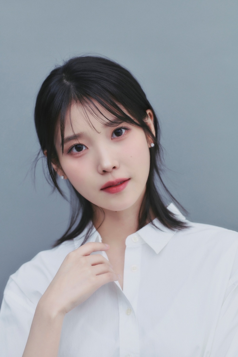가수 겸 배우 아이유