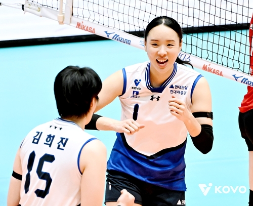 GS칼텍스, A조 1위로 컵대회 준결승 진출…현대건설도 4강행