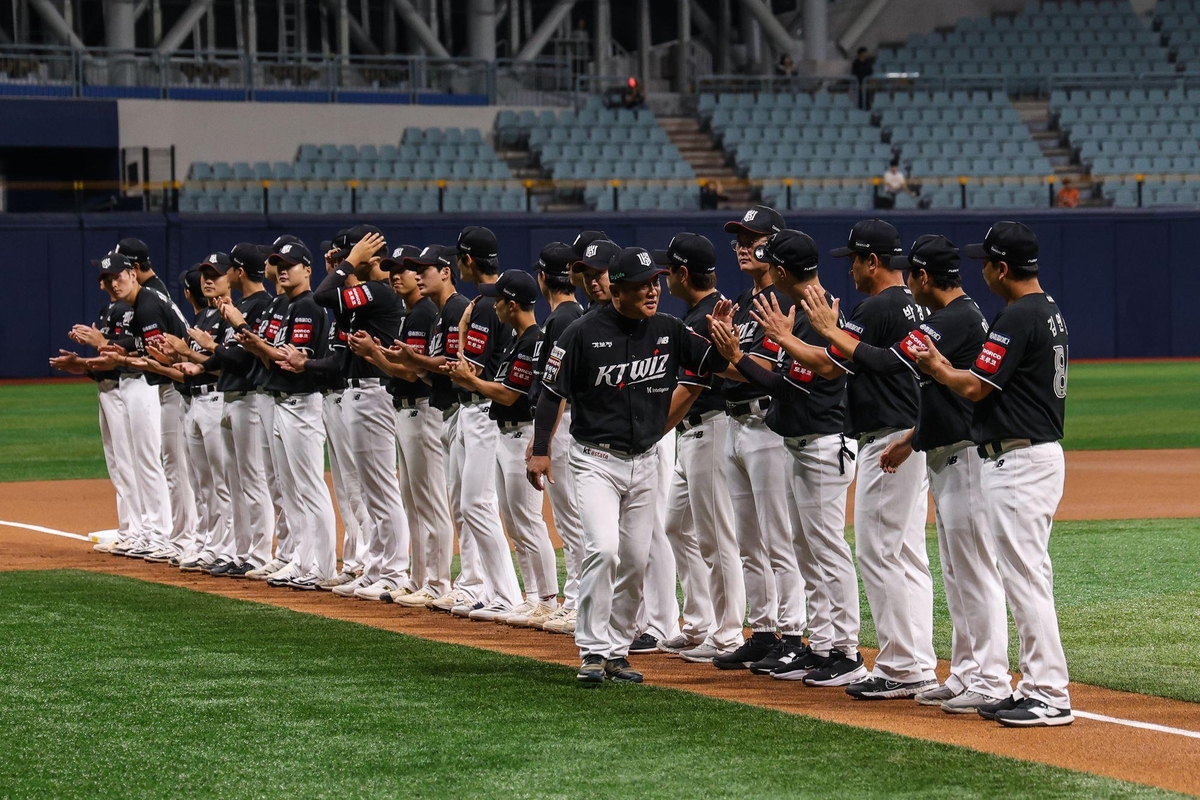 kt, 퓨처스리그 챔프전 우승…상무에 10-5 승리