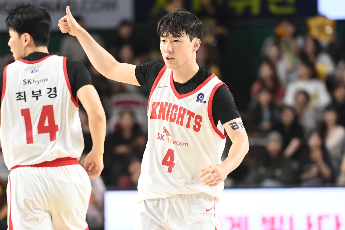 프로농구 공식 개막전부터 연장 승부…SK, LG에 역전승