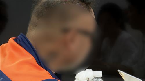 인터뷰하는 A씨