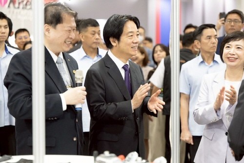 라이칭더 대만 총통(가운데)