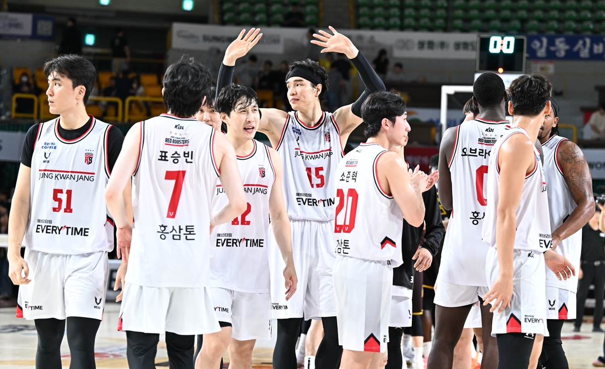 짠물 수비·영건 성장…유도훈의 정관장, 프로농구 1R 선두 돌풍