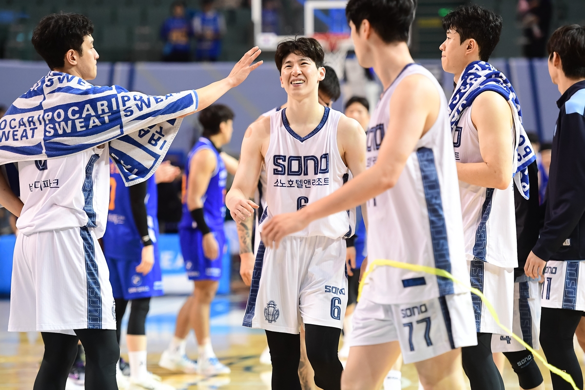 프로농구 소노, 디펜딩 챔피언 LG 잡고 4연패 탈출