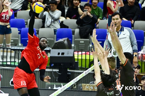 '베론 36득점' 한국전력, OK 추격 뿌리치고 개막 3연패 뒤 2연승(종합)