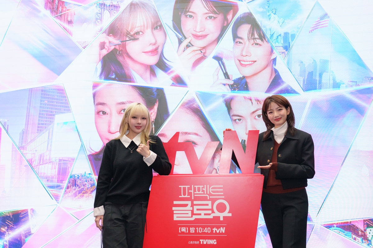 메이크업 아티스트 포니(좌)와 헤어디자이너 차홍(우)