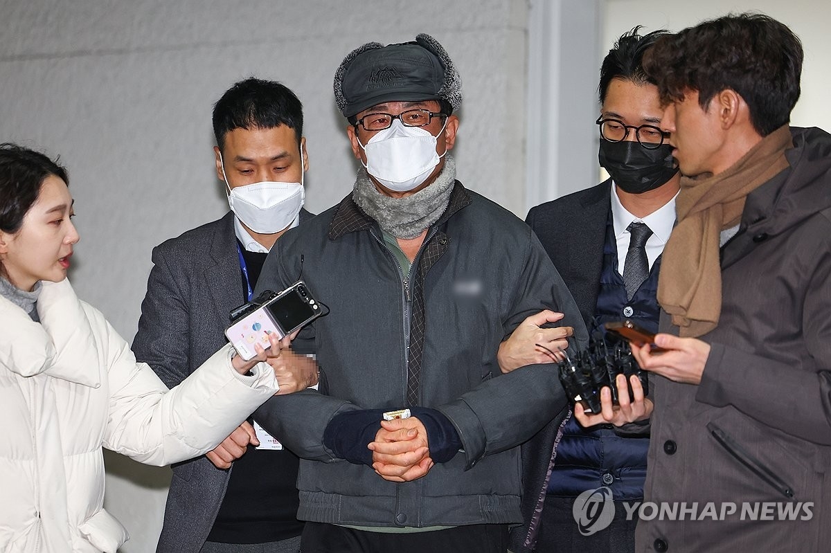 법원에 출석하는 노상원 전 국군정보사령관