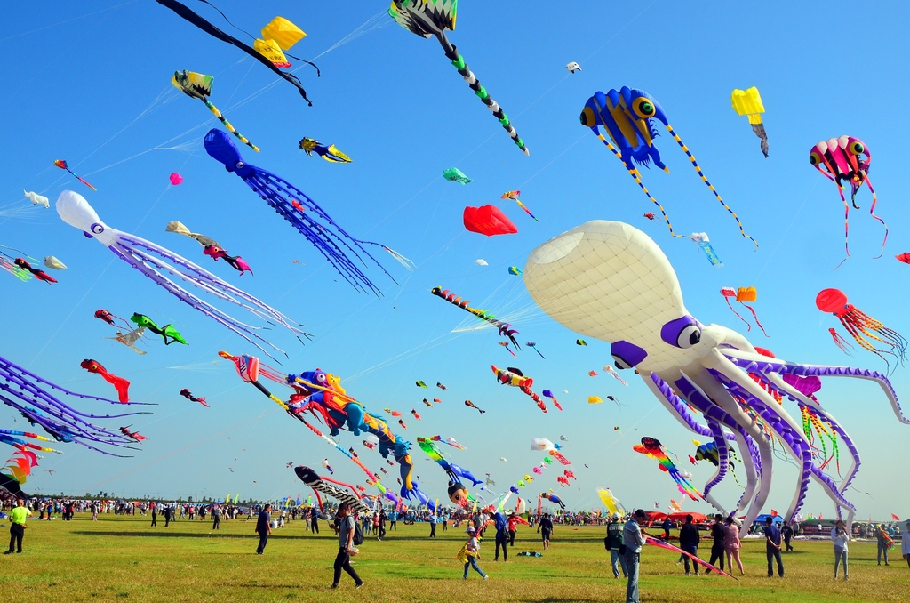 제37회 웨이팡 국제 연날리기 축제, 중국 동부에서 개막 연합뉴스