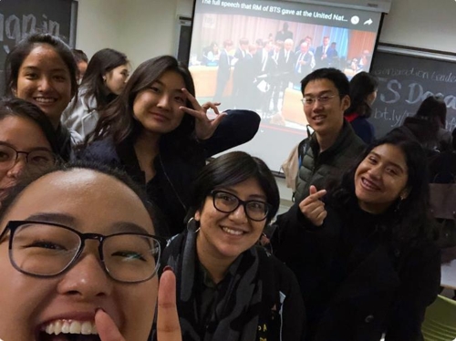 Un curso dirigido por estudiantes en la UC Berkeley estudiará el éxito global e impacto de BTS