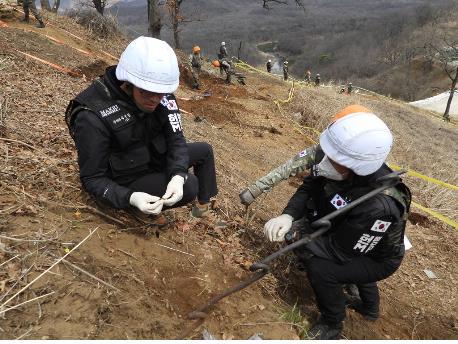 Corea del Sur descubre aparentes restos de la Guerra de Corea en la DMZ