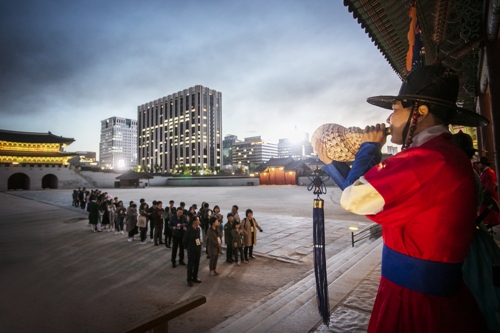 Las visitas nocturnas especiales al palacio Gyeongbok se realizarán en mayo y junio