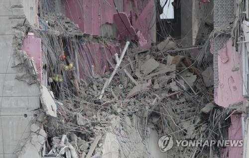 (AMPLIACIÓN) Se encuentra a una persona en el lugar del accidente del edificio en construcción de Gwangju