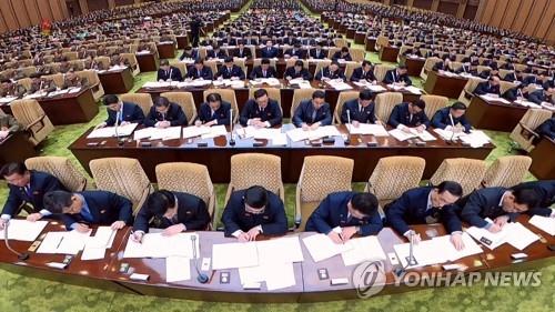 La foto, capturada, el 8 de febrero de 2022, de imágenes de la KCTV, muestra la 6ª sesión de la 14ª Asamblea Popular Suprema norcoreana, la cual fue celebrada, del 6 al 7 de febrero, en Pyongyang. (Uso exclusivo dentro de Corea del Sur. Prohibida su distribución parcial o total)