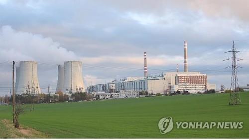 La foto de archivo sin fechar, proporcionada por la Corporación de Energía Nuclear e Hidráulica de Corea del Sur, muestra la planta de energía nuclear de Dukovany, en la región sureña de la República Checa. (Prohibida su reventa y archivo)
