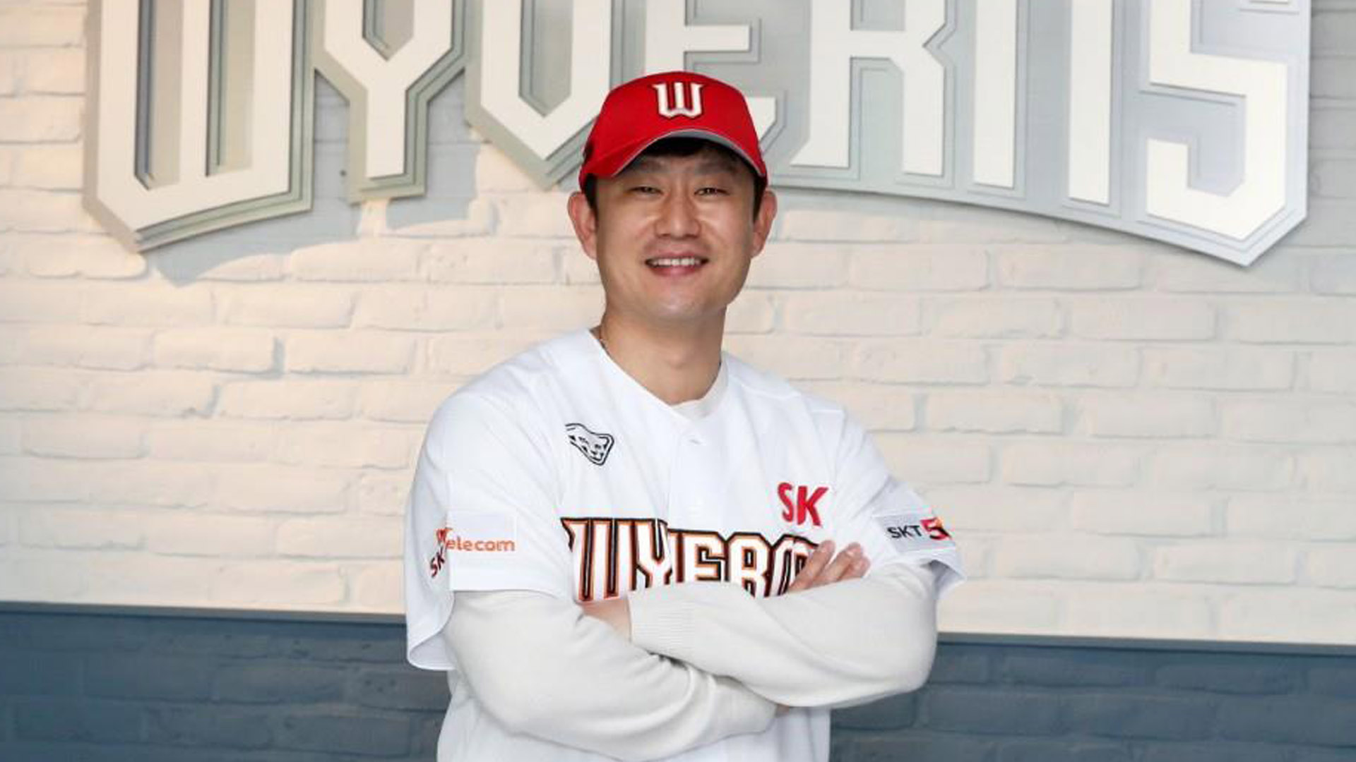 [프로야구] FA Kim Sang-soo to sign and trade SK uniforms