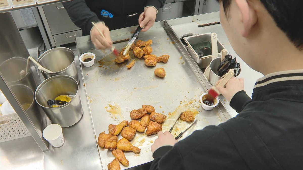 외국인 자주 먹는 한식 1위 '치킨'…김치 2위