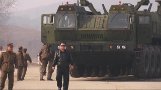 Kim Jong-un dit que Pyongyang développera d'autres «moyens de frappe puissants»