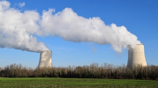 프랑스, 전력공사 다시 국유화한다…"에너지 주권 확보하겠다"