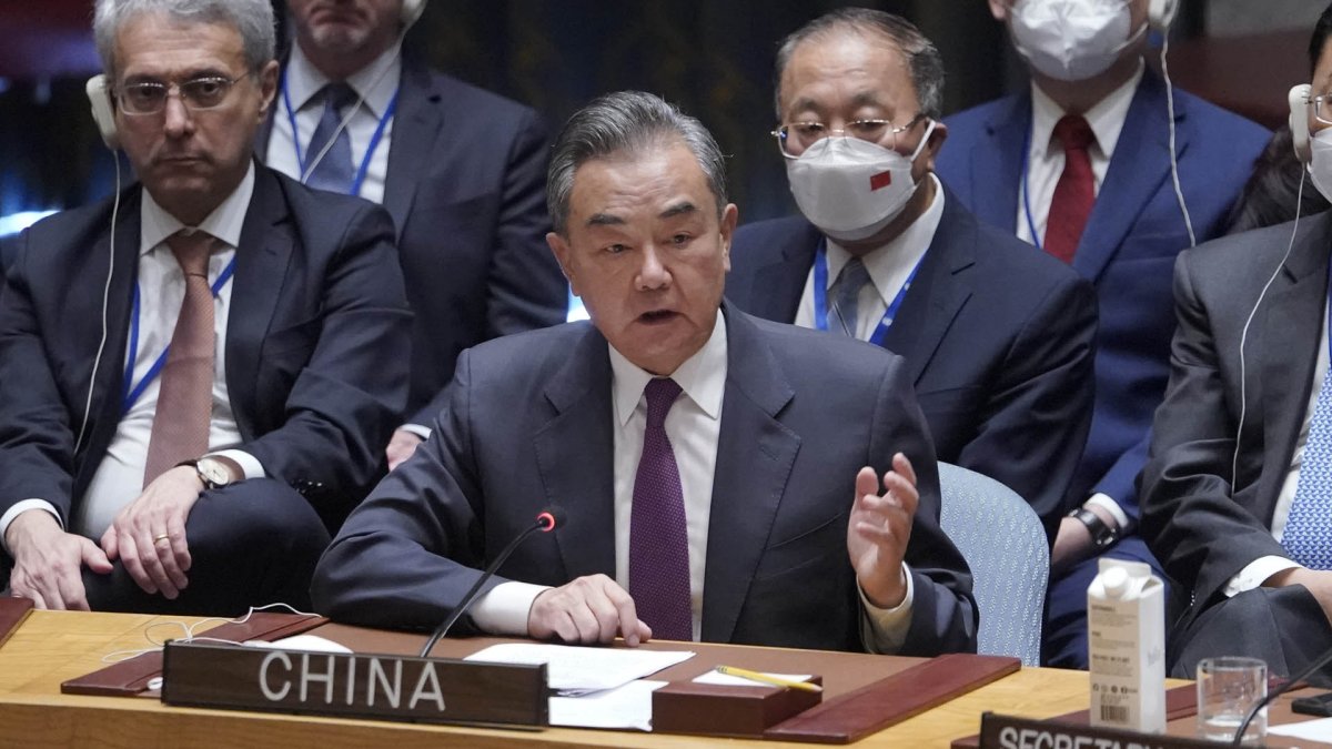 [차이나워치] 왕이 "우크라 휴전이 급선무"…중국, 중재 나서나