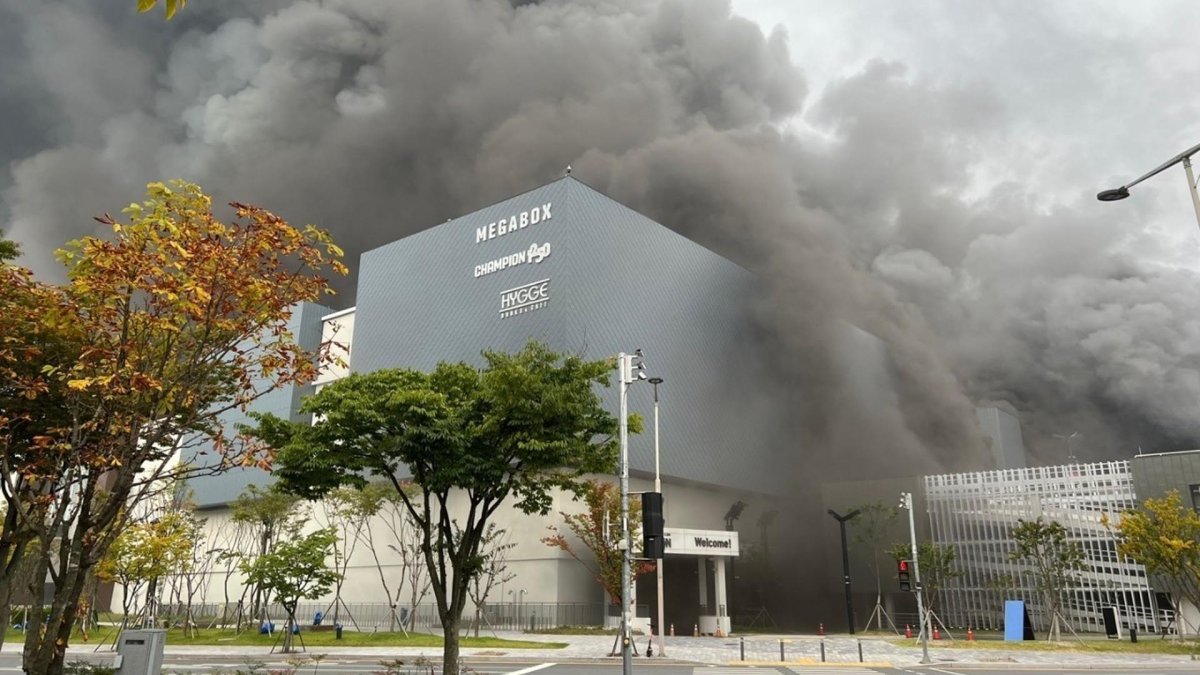 El incendio en una tienda departamental en Daejon deja un saldo de siete víctimas mortales