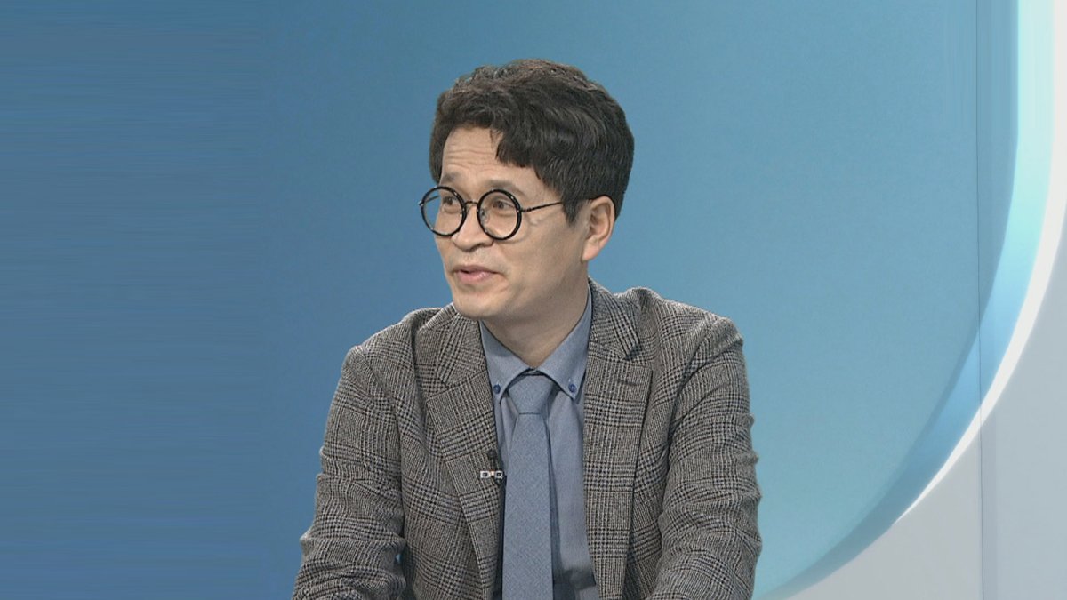 [이슈+] BTS 진, 현역 입대 군백기 시작…K-POP 시장 영향은