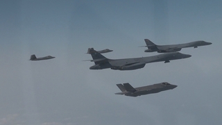 [속보] 미 F-22·F-35B, 한국 F-35A 서해서 연합공중훈련