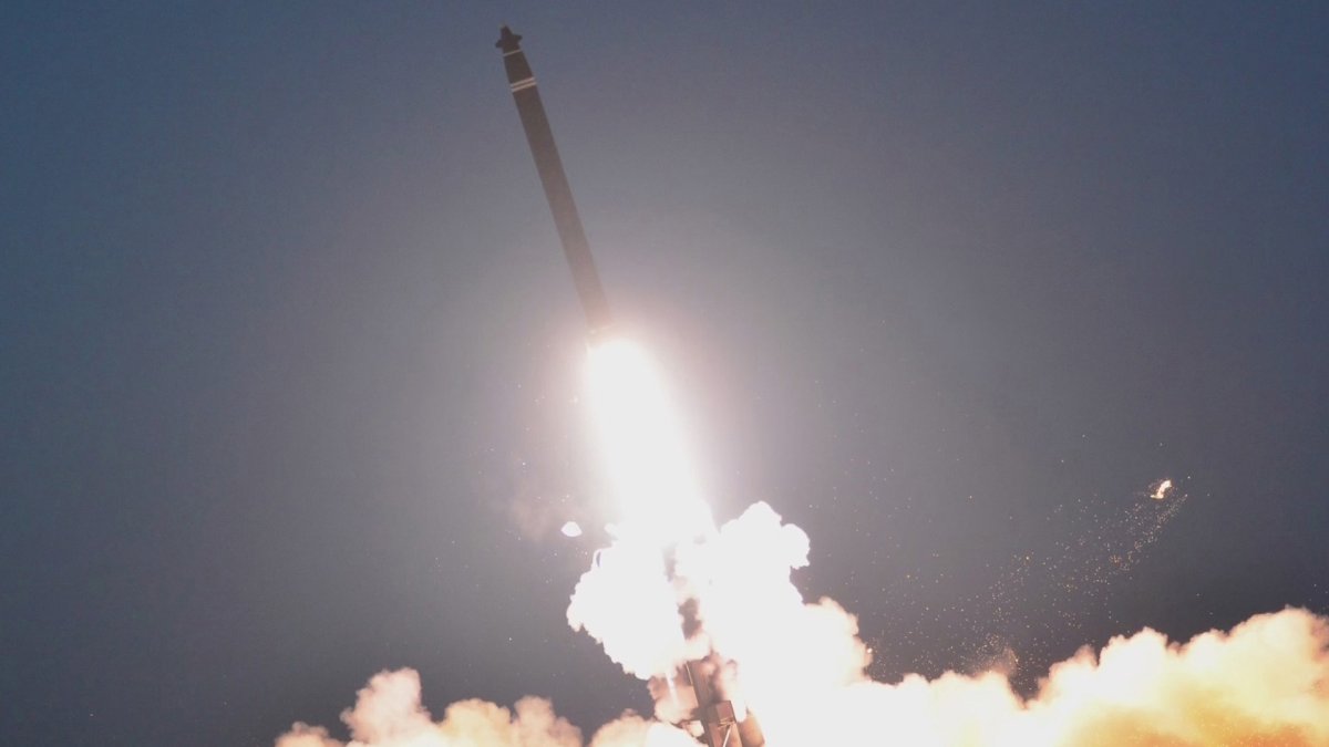 [속보] 합참 "북한, 서해 방향 단거리 탄도미사일 1발 발사"