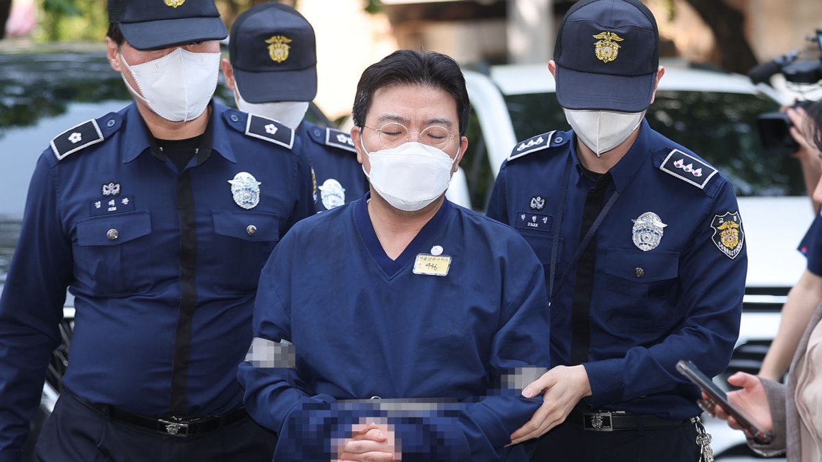 '주가폭락 사태' 라덕연 대표 등 3명 구속 기소