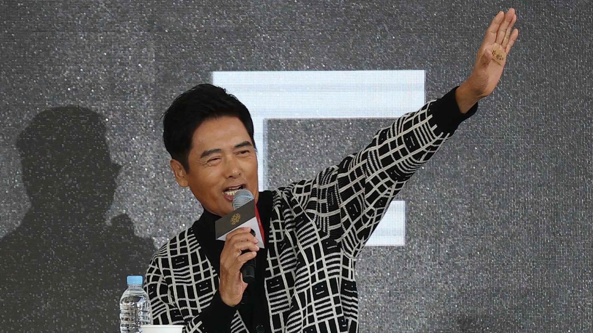 "영화 없으면 주윤발도 없죠"…부산 달군 '영원한 큰형님'