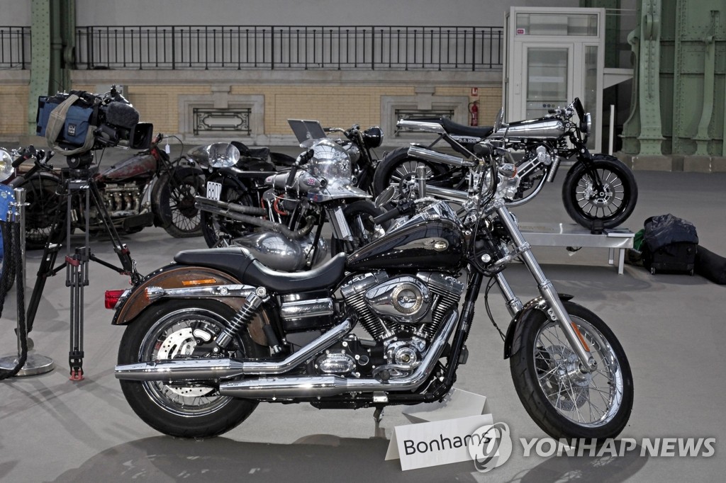 교황 할리데이비슨 오토바이 자선 경매(AP=연합뉴스)