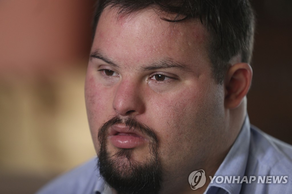 페루 의회선거 출마한 브라이안 러셀