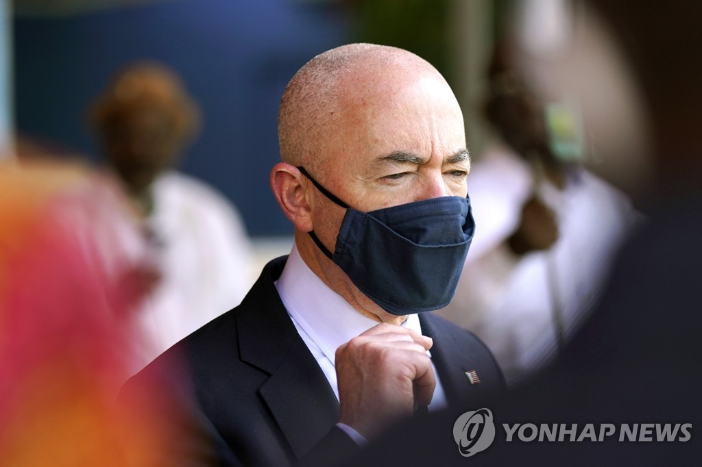 미 국토안보부 장관도 코로나19 돌파감염 | 연합뉴스