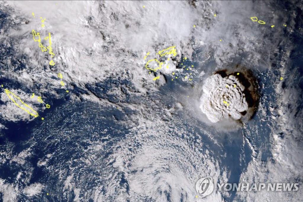 일본 기상위성이 촬영한 통가 인근 해저 화산 분출 모습