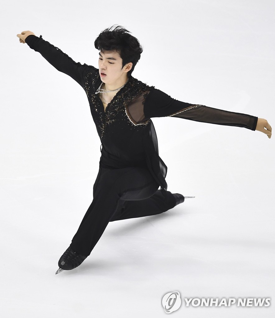 Olympic bound Cha Jun hwan wins men s short program at Four