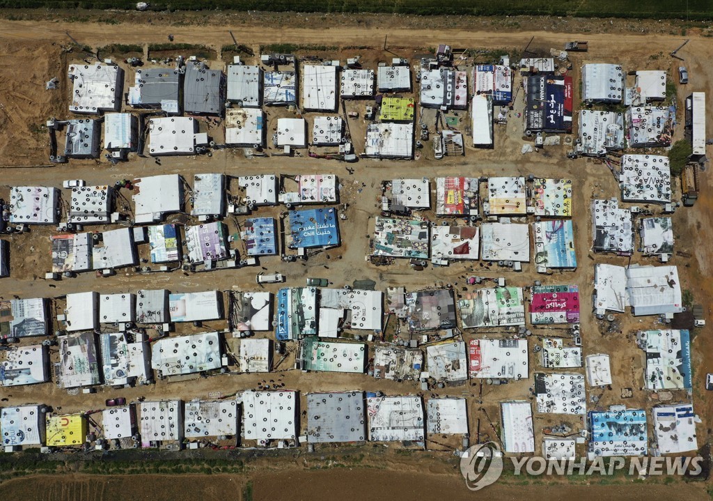 레바논 동부 사드나옐의 베카 밸리에 있는 시리아 난민촌.