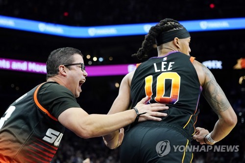홈 개막전서 '깜짝 활약'을 선보인 데미언 리